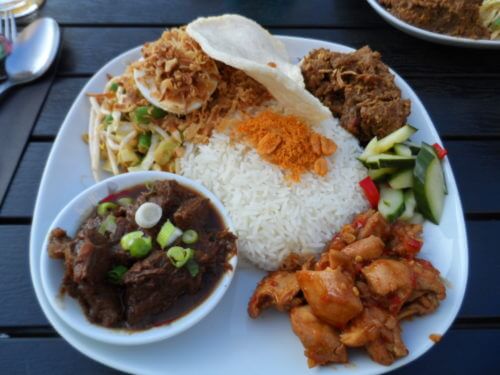 A one-plate rice table at the Amsterdam Indonewsian Restaurant Cafe Kadijk